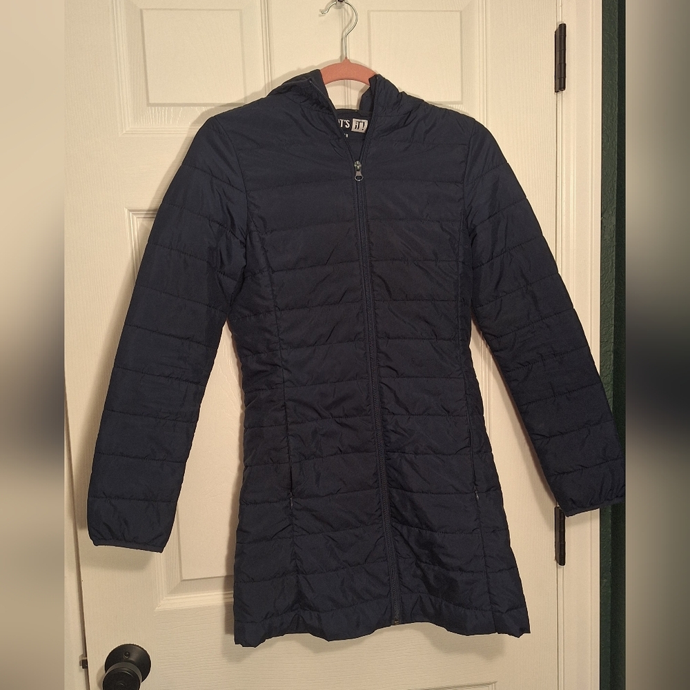 Elegant Navy Puffer Jacket for Women. Bundle 3+ items & save 25% automatically!